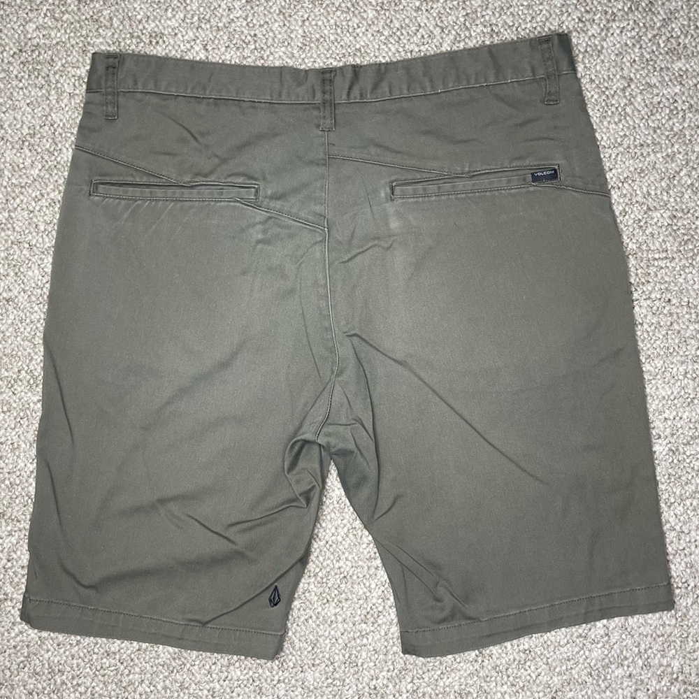 Volcom shorts - Picture 8 of 10